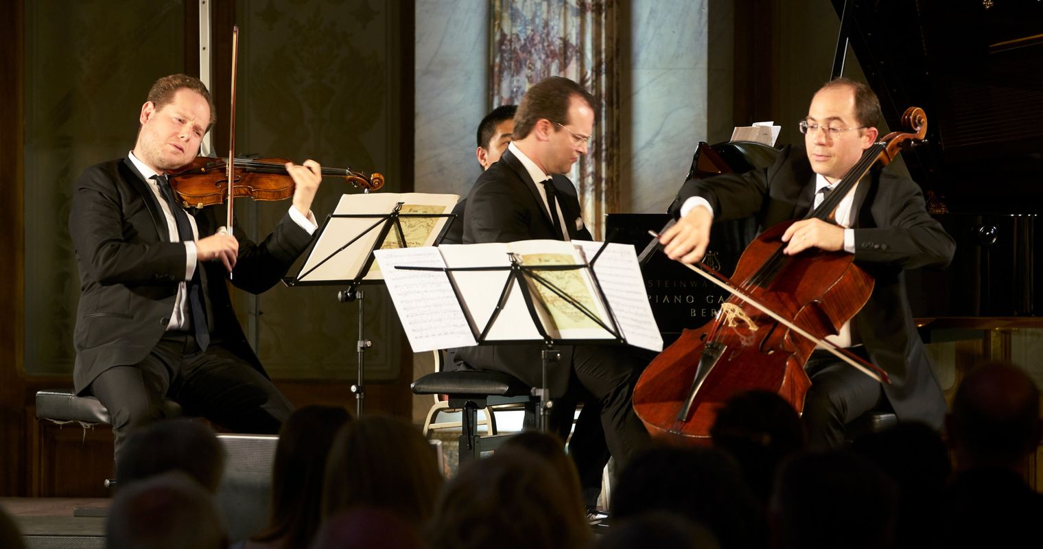 Musik und Bild feiern Zauberhochzeit
