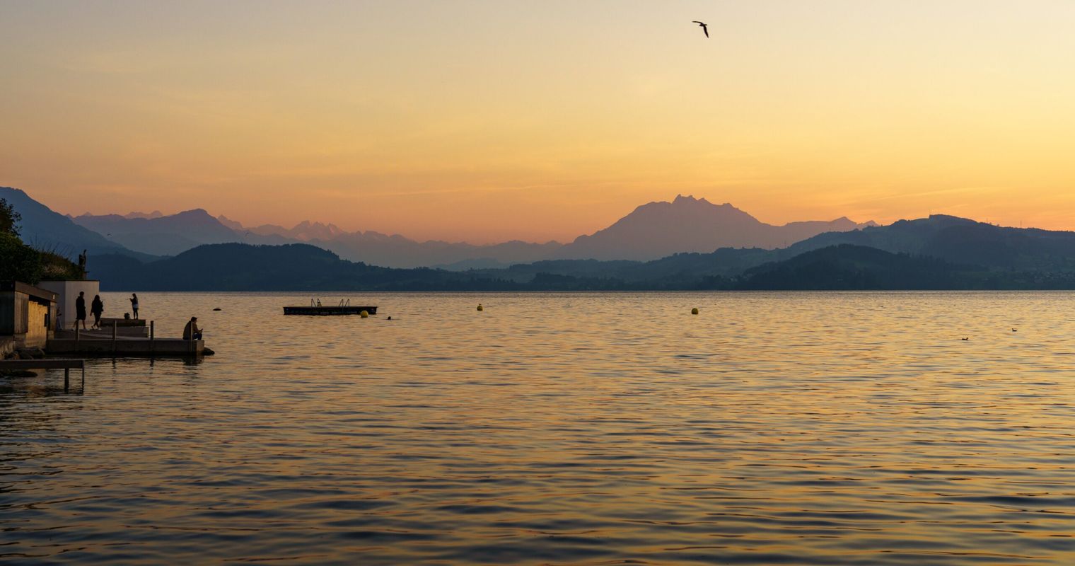 Steinhügel im Zugersee geben Forschern Rätsel auf