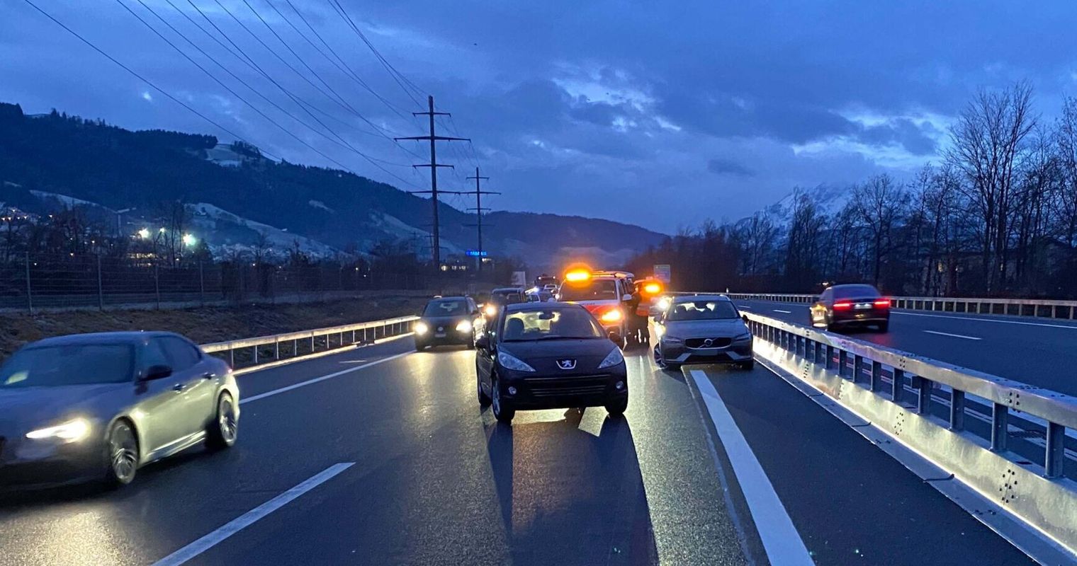 Unfall auf der Autobahn A14 sorgte für 30 Minuten Stau