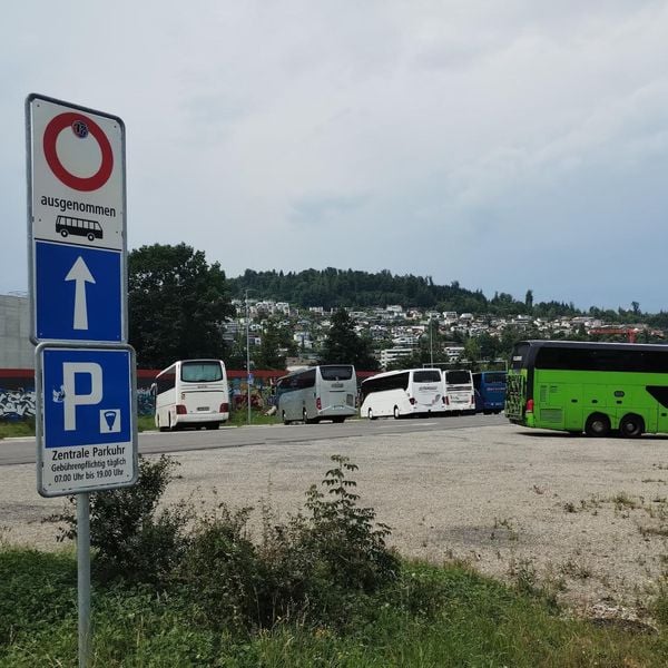 Stadt Luzern hübscht Carparkplatz Rösslimatt auf