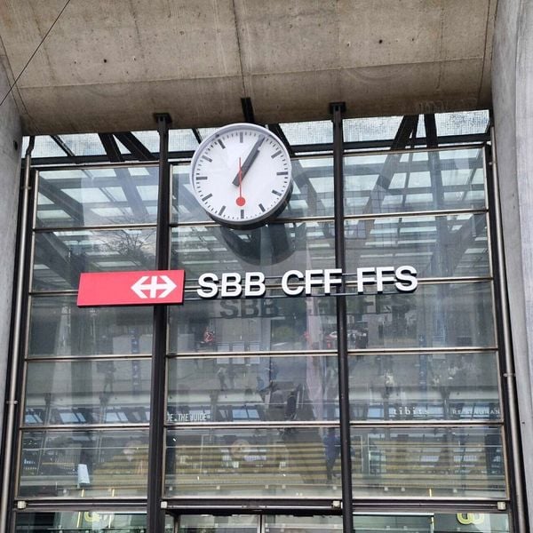 Endlich! Luzerner Bahnhofsuhr zeigt wieder Zeit