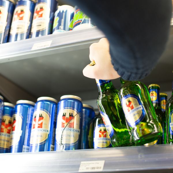 Lieferdienste im Kanton Luzern versagen beim Jugendschutz