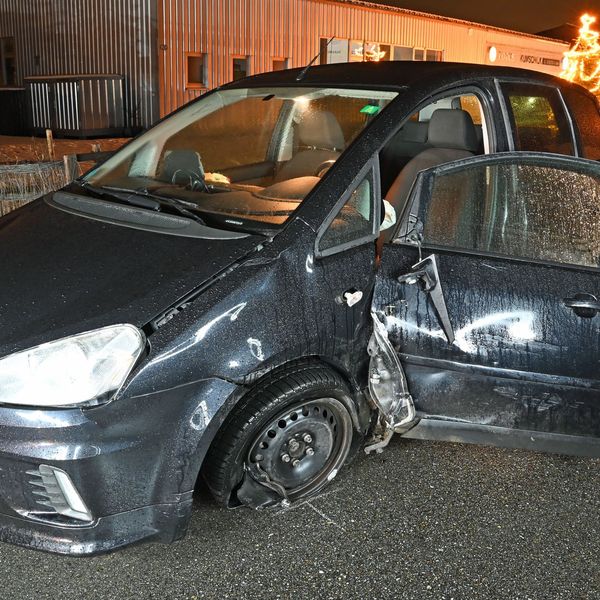 Unfall: Betrunkener Autofahrer gerät auf Gegenfahrbahn