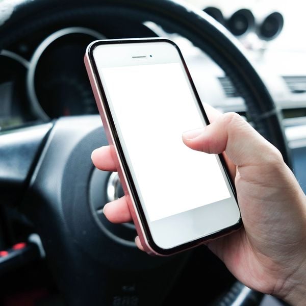 Uber-Fahrer kann Handy nicht zurückgeben und wird bestraft