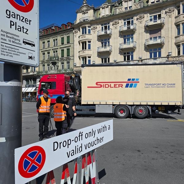 Zwei Drittel weniger Reisebusse auf dem Schwanenplatz