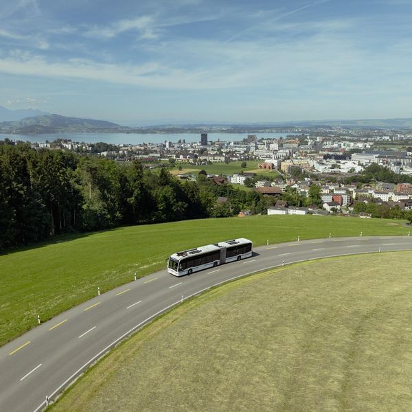 ZVB wachsen weiter und setzen auf Elektrobusse