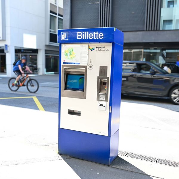 Zugerland Verkehrsbetriebe werfen ihre Automaten weg