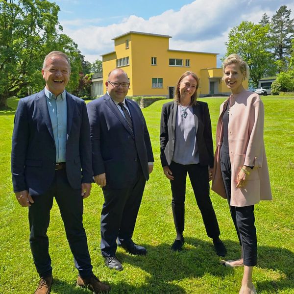 So sieht es im bisher exklusiven Park der Rachmaninow-Villa aus