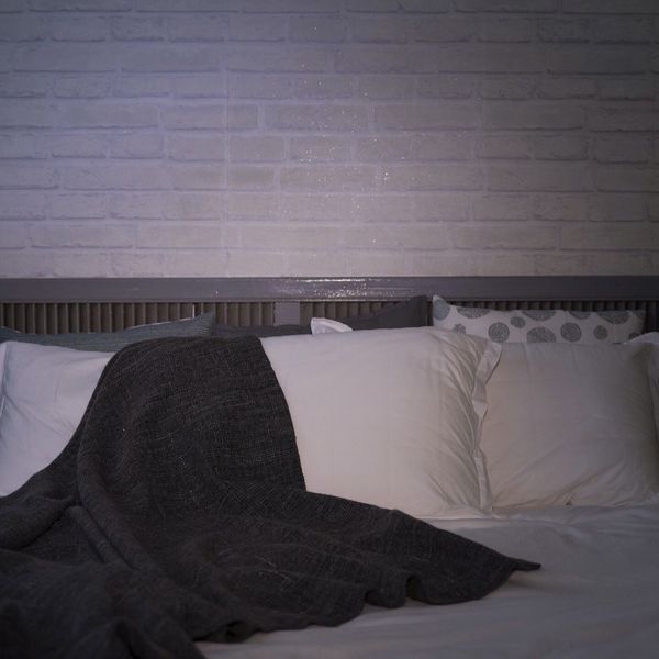 Plötzlich liegt der Stalker in ihrem Bett
