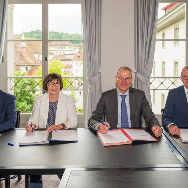 Luzerner Gemeinden und Kanton schwören sich die Treue