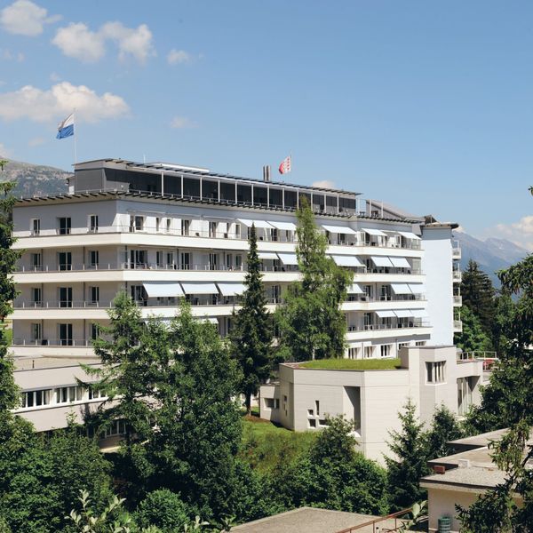Wird die Höhenklinik Montana an US-Skigiganten verkauft?
