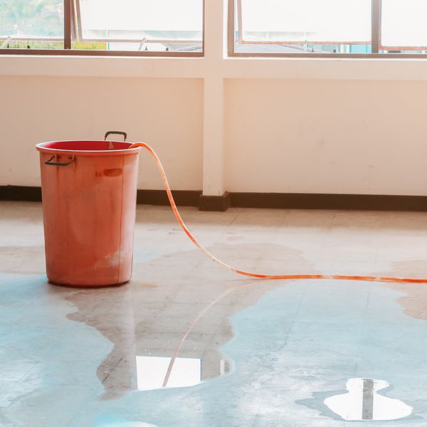 Zuger Versicherung muss doch für Wohnung voll Wasser zahlen