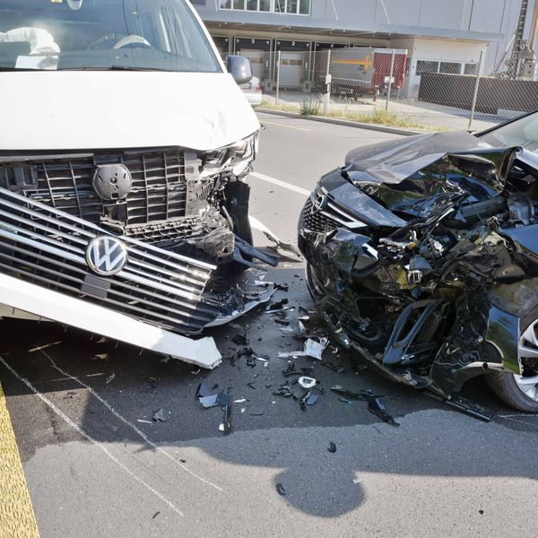 Zwei Autos knallten in Littau zusammen – Baby verletzt
