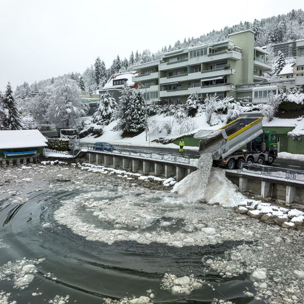 Entsorgung von Schnee im Ägerisee – ist See in Gefahr?