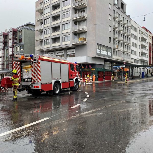 Gasaustritt in Zug – Bauarbeiter beschädigen Leitung