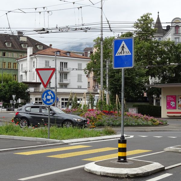 Unfall beim Bundesplatz sorgt für Verkehrschaos in Luzern