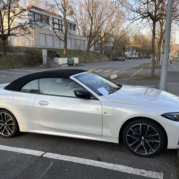 Wer vermisst dieses herrenlose Zuger BMW-Cabriolet?