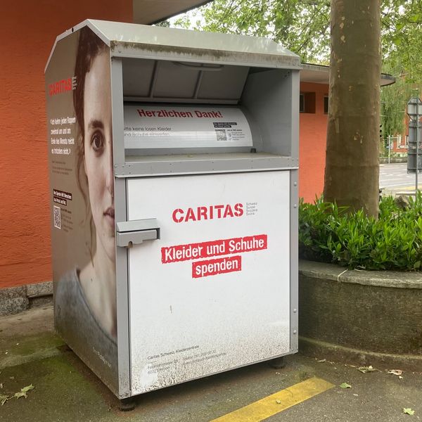 Caritas lässt das Kleidersammeln in Luzern definitiv