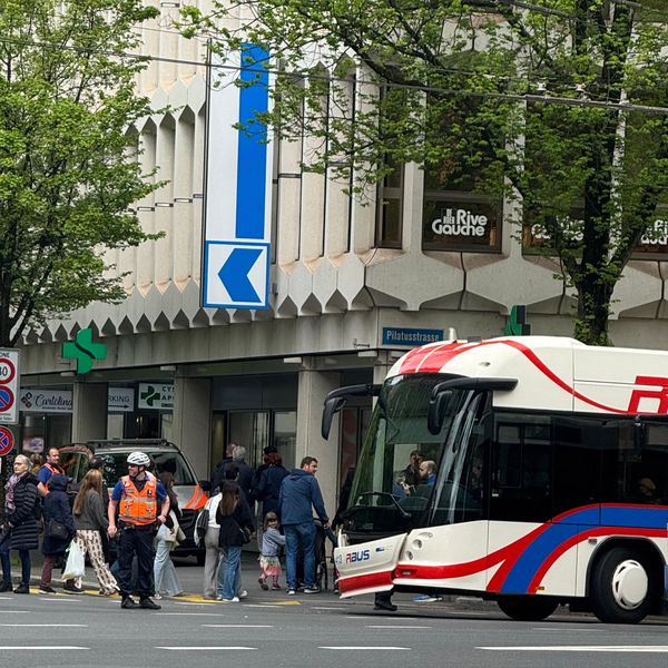 VBL-Bus kaputt – Polizei und Ambulanz vor Ort