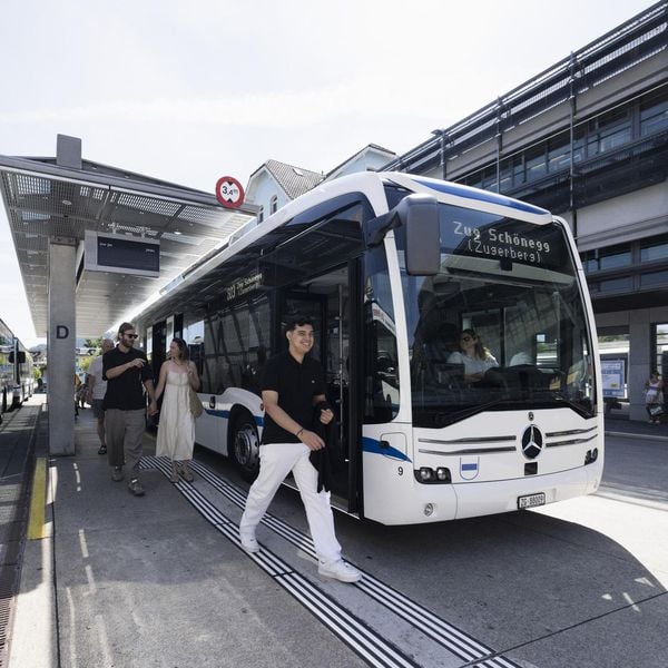 Deutlich mehr Personen fahren in Zug mit dem Bus