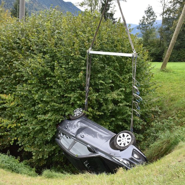 Autofahrer bei Selbstunfall in Schüpfheim verletzt