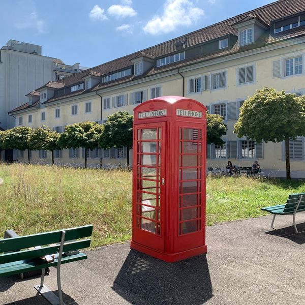 Rätsel in Luzern: Was soll diese rote Telefonkabine?