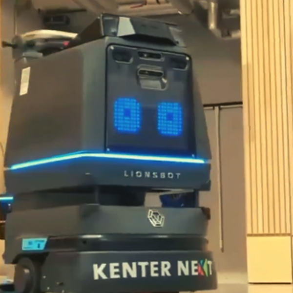 Futuristische Anschaffung: Roboter putzt Luzerner Schule