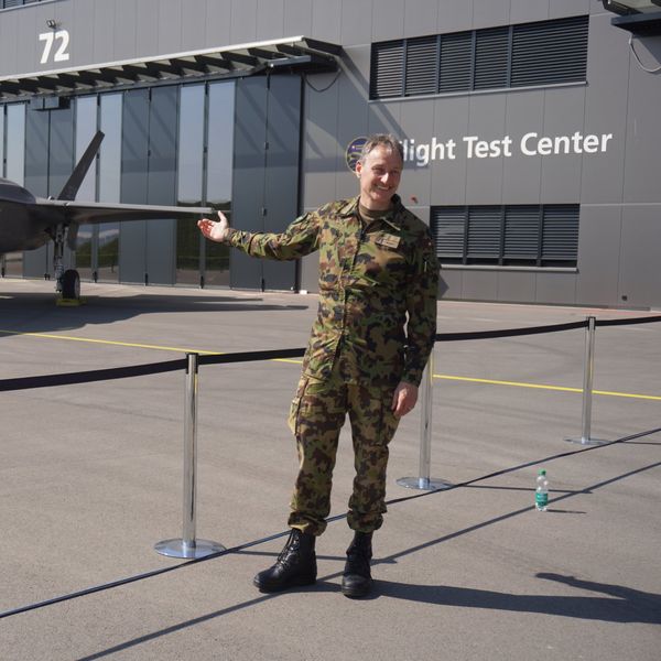 Neues Kampfflugzeug bedroht hunderte Stellen in Emmen