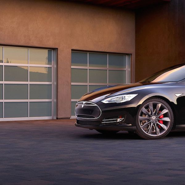 Tesla Motors zieht nach Cham