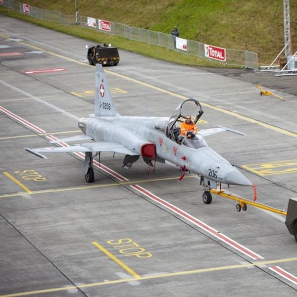 Turbulenzen um den Militärflugplatz Emmen