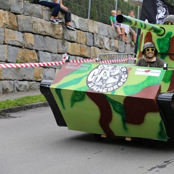 Panzer rollt ins letzte Gefecht