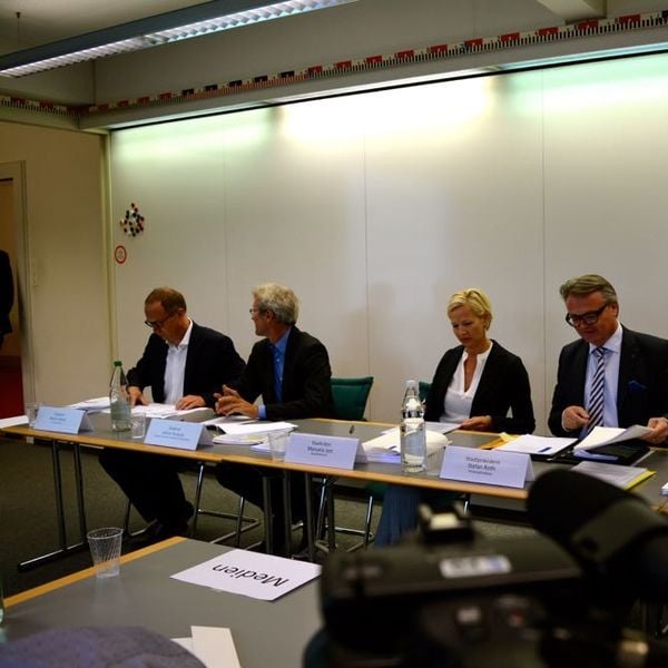 Applaus von rechts, Empörung von links