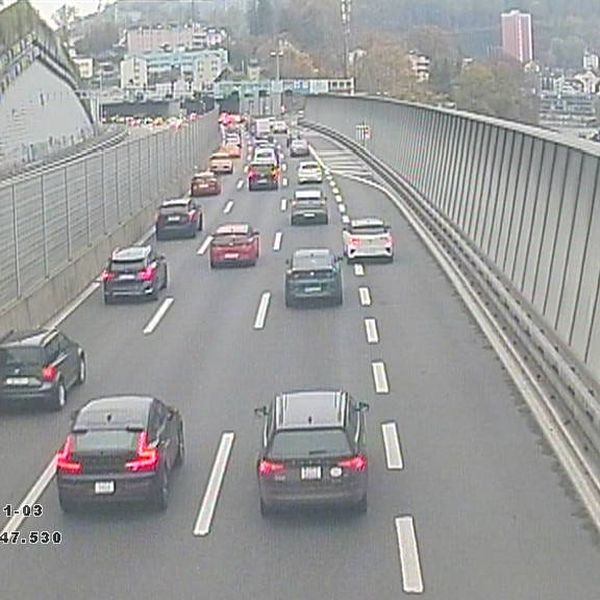 Pannenfahrzeug sorgt für Stau im Sonntagsverkehr