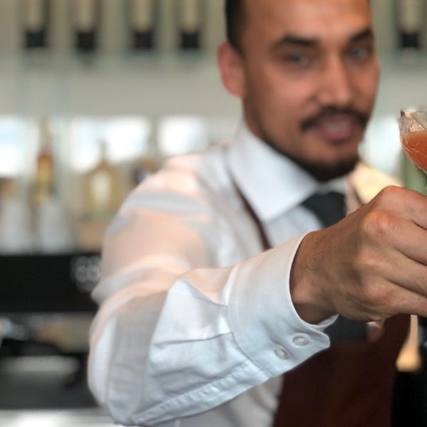 Fasnachtskater! Wie wär’s mal nüchtern in einer Bar?