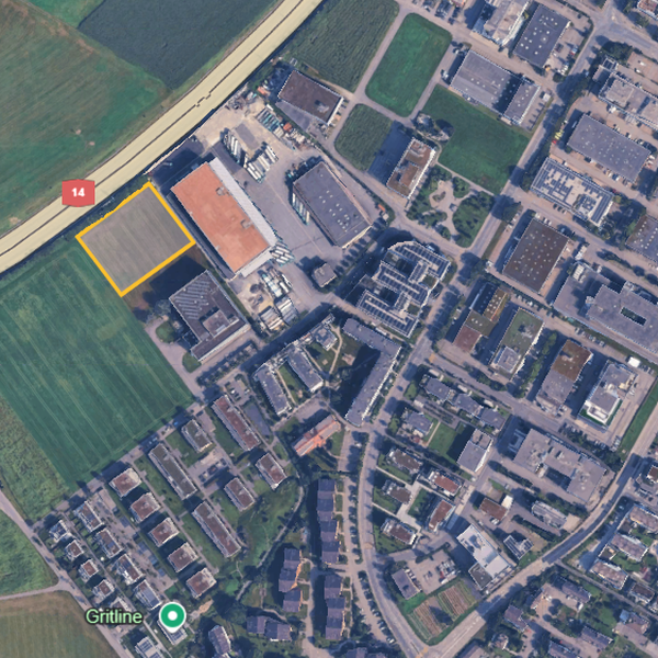 Auf dieser grünen Wiese ist eine Bushalle geplant