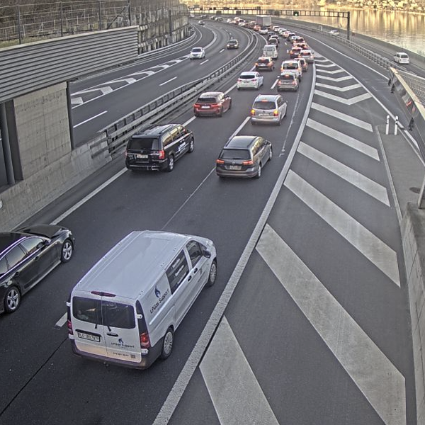 Unfall führt zu langem Stau auf Autobahn vor Luzern