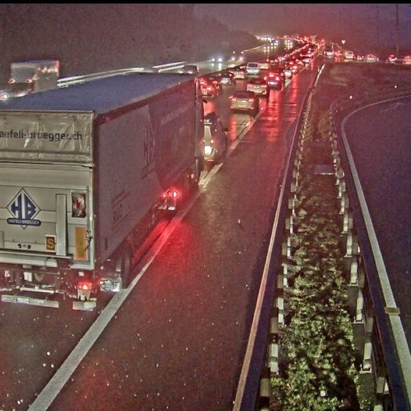 Unfall auf der A14 lähmt den Luzerner Morgenverkehr