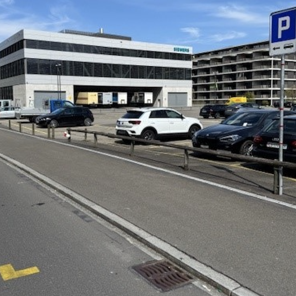 Stadt Zug schafft neuen Car-Parkplatz beim Bahnhof