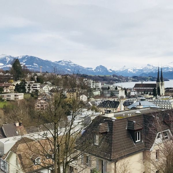 Studis der Uni Luzern, gebt das Pendeln auf!