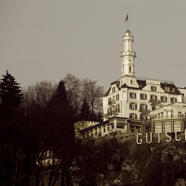 Privilegierte deutsche Offiziere im Hotel Gütsch