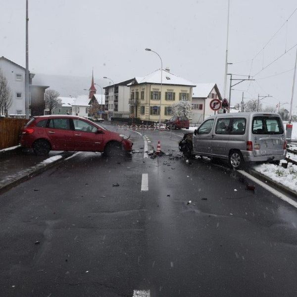 Luzerner schlittern wegen Schneematsch in Verkehrsunfälle