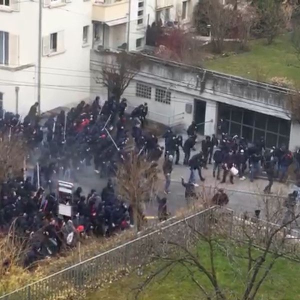 Polizei setzt Wasserwerfer und Gummischrot gegen Basel-Fans ein
