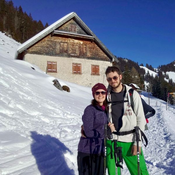 Am Skilift hat es geknistert – das Baby erhält nun lebenslange Freikarte
