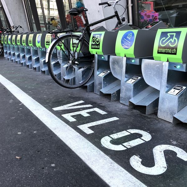 Leere smarte Velo-Parkplätze in Luzern: «Vielleicht sind wir zwei Jahre zu früh»
