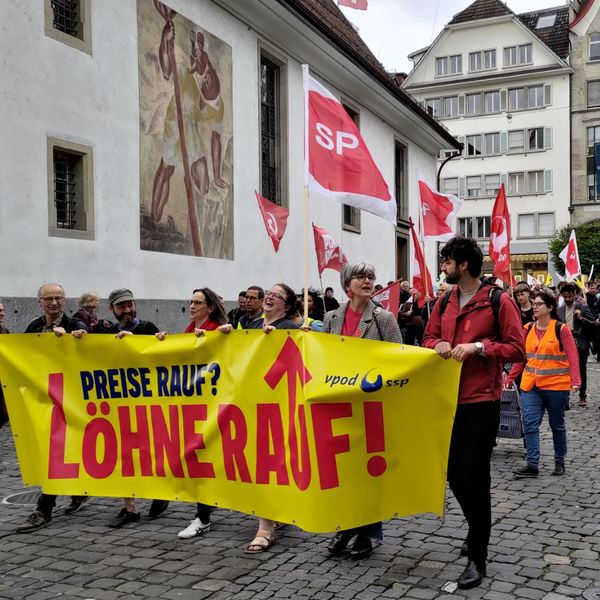So viele Personen demonstrieren am 1. Mai in Luzern