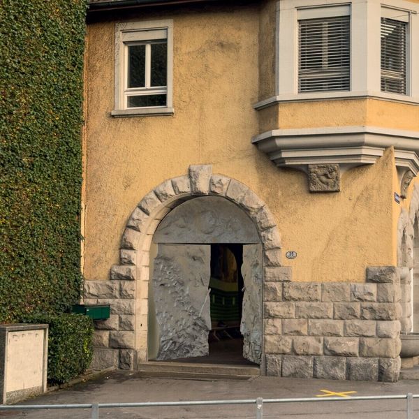 Luzern hübscht Schule Moosmatt mit neuen Toren auf