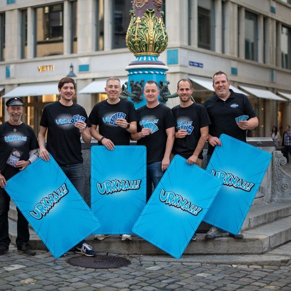 «Urknall»: Luzerner Fasnacht hat ein Kartenspiel