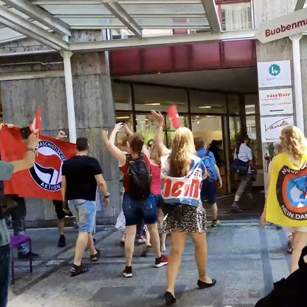 Gegen-Demonstranten haben Angst, Strafanzeige zu erstatten