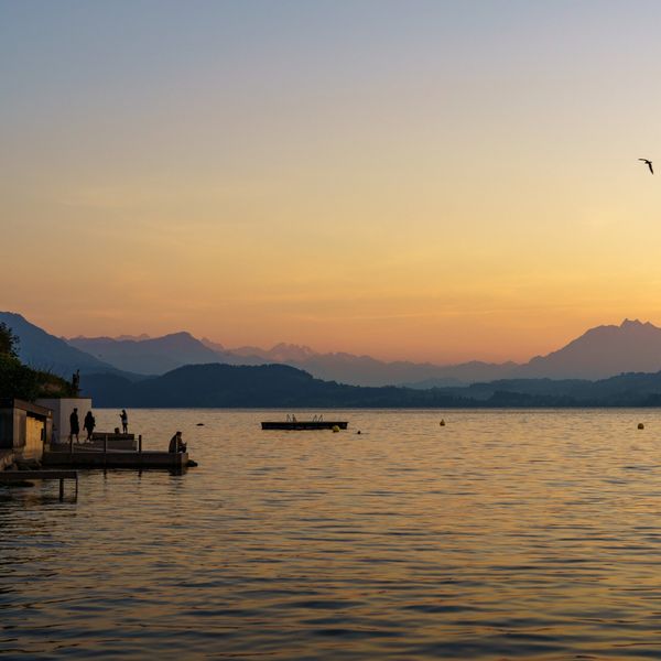Steinhügel im Zugersee geben Forschern Rätsel auf