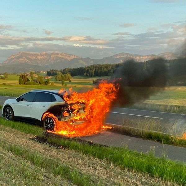 Ruswil: Auto fängt während der Fahrt an zu brennen